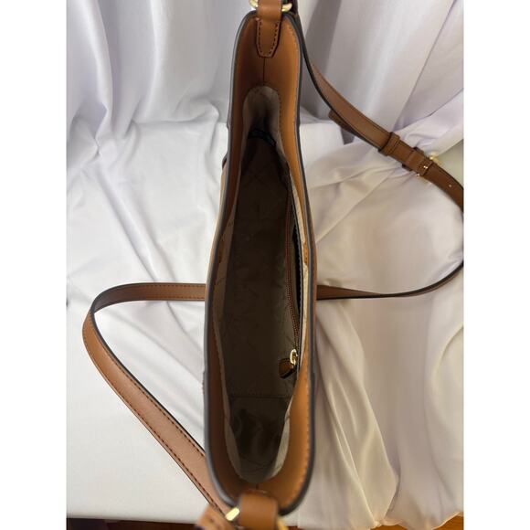 MICHAEL Michael Kors – Raquel Small Leather Crossbody - Picture 3 of 5